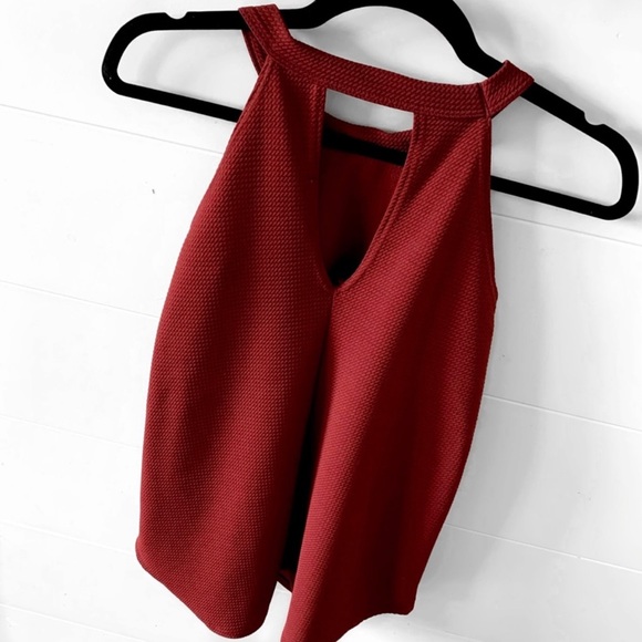 High Neck Sleeveless Top Set - Picture 13 of 14